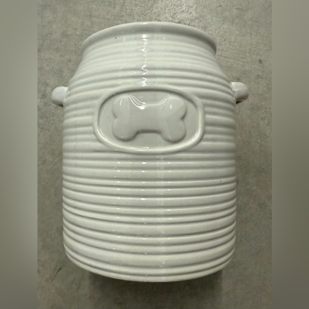 Winifred & Lily Light Gray Ceramic Jar with Dog Bone Design